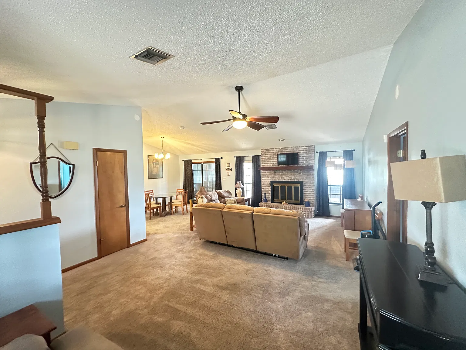 2 bed, 1584 sqft, $2,000 — Photo 3