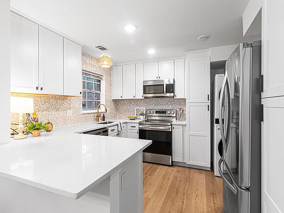 2nd image of 2061 Montreat Cir