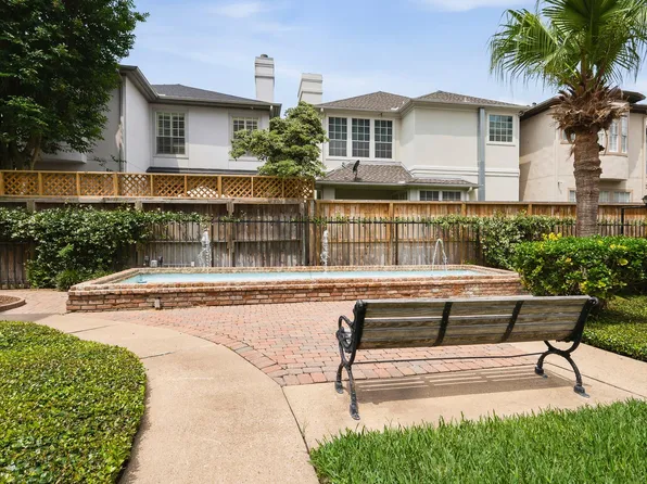 5382 Brownway St #D39, Houston, TX 77056