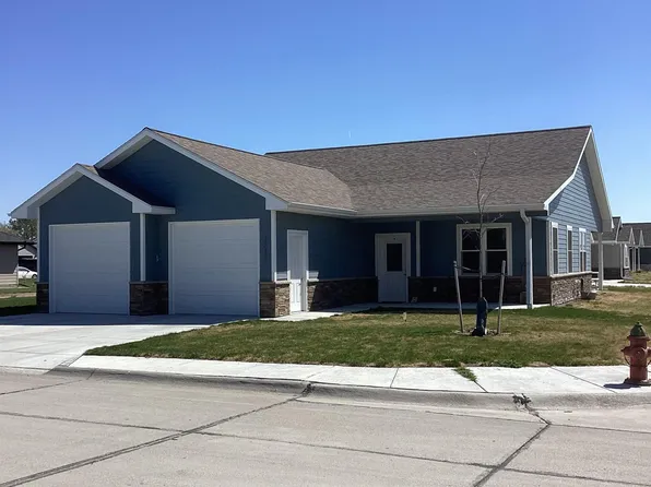 1812 B St, Cozad, NE 69130
