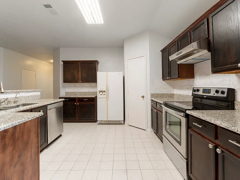 206 Shady Brook Dr — Photo 13