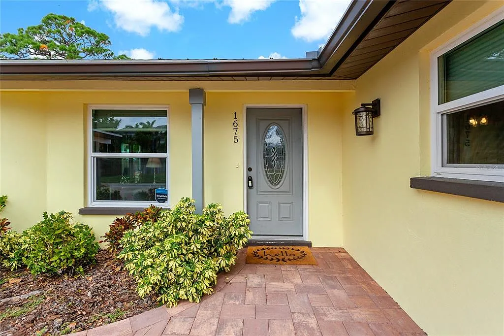 3 bed, 2.0 bath, 1524 sqft, $3,650 — Photo 2