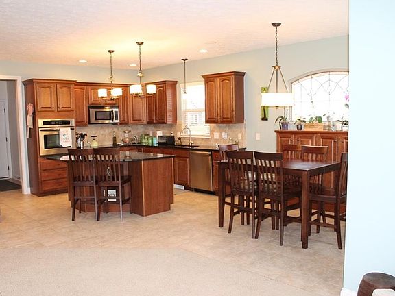 4th image of 2549 Fairfield Dr