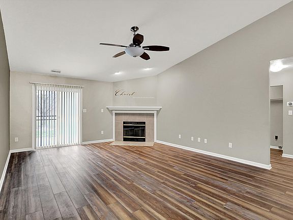 5th image of 8041 Twin River Dr