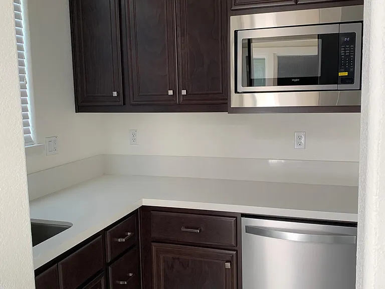 2547 Mulholland Dr — Photo 10