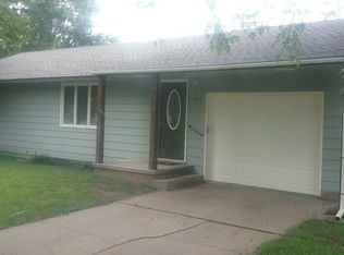 1305 E 14th Ave, Hutchinson, KS 67501