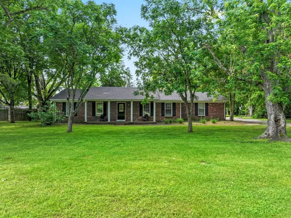 211 Elmwood Dr, Murfreesboro, TN 37128