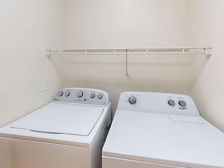 Dakota Park Apartments — Photo 26