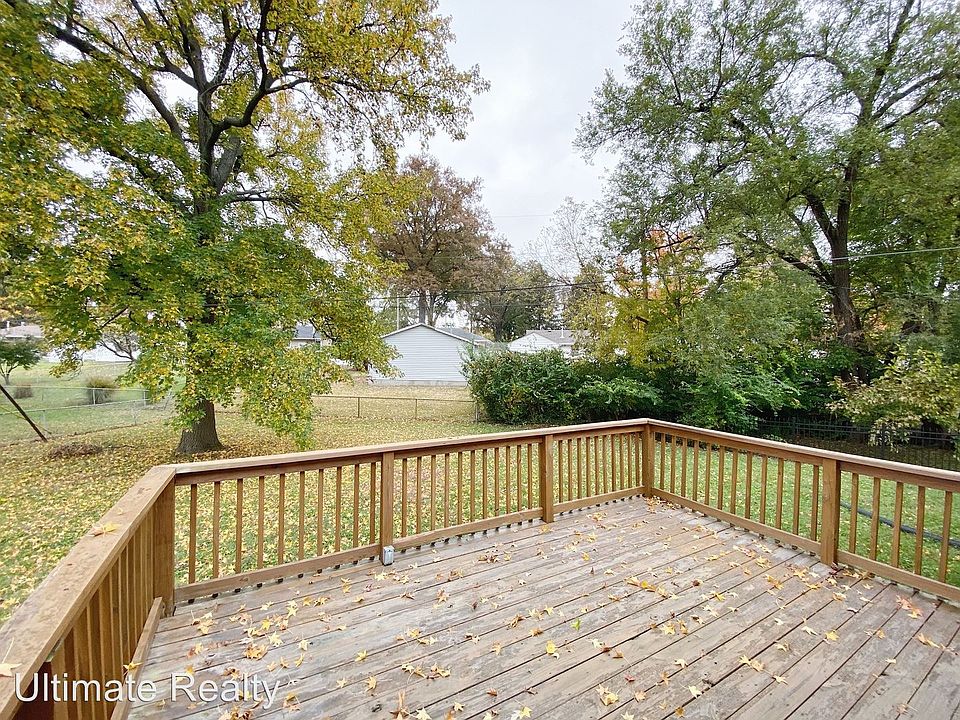 1st image of 6 Cedar Park Dr