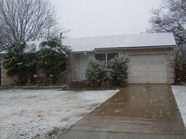 1st image of 911 Red Bud Dr