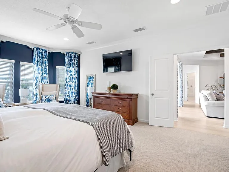 221 Marquesa Cir — Photo 24
