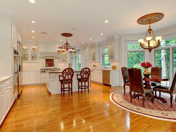 Gourmet Chef's Kitchen