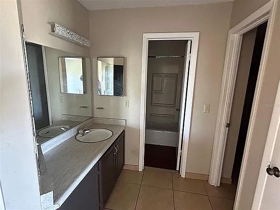 4th image of 4358 Aqua Vista Dr #G