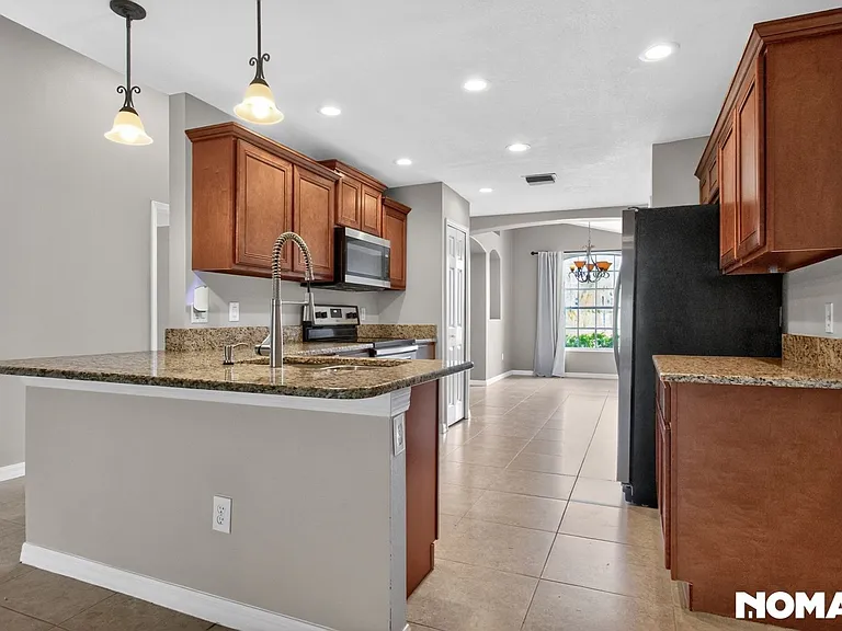 2190 Weatherly Ave — Photo 3
