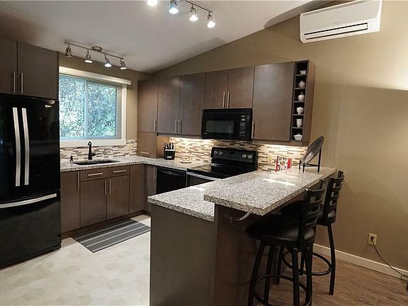 2nd image of 5 Dawson Dr #336