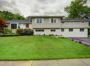 1 W Park Dr, Old Bethpage, NY 11804