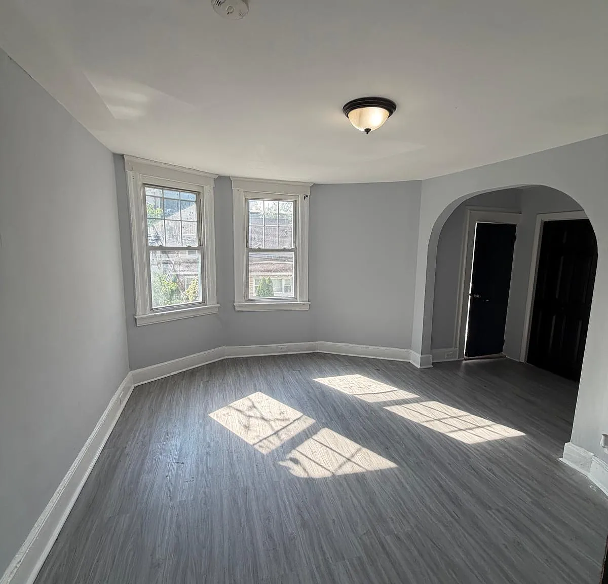 3 bed, $2,000 — Photo 4