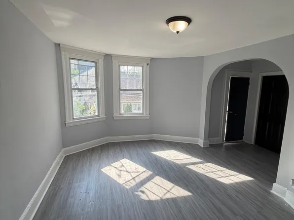 40 Halsted St #2, Newton, NJ 07860