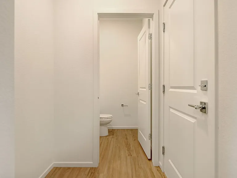 4954 Denys Dr — Photo 16
