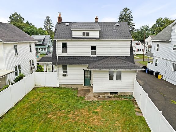 4th image of 117 Ackley Ave