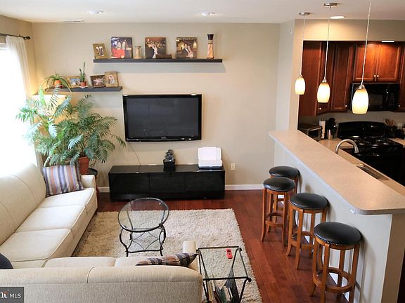 5th image of 4431 Driftwood Dr #106