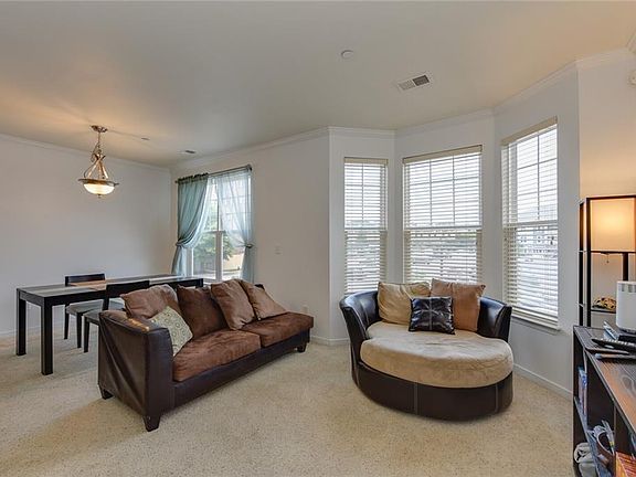3rd image of 628 Claire Ln