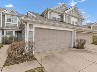 241 Woodstone Cir, Buffalo Grove, IL 60089