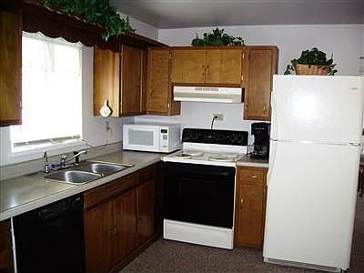 4th image of 1031 Harrison Ave
