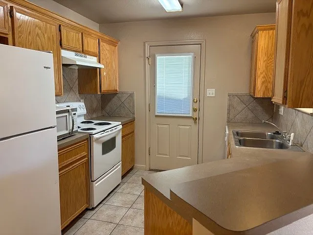 1312 Nicholas Cir #B — Photo 4