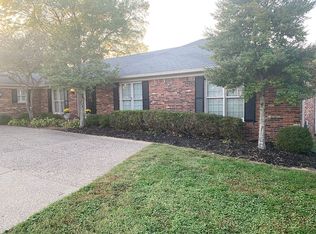 9111 Denington Dr, Hurstbourne, KY 40222