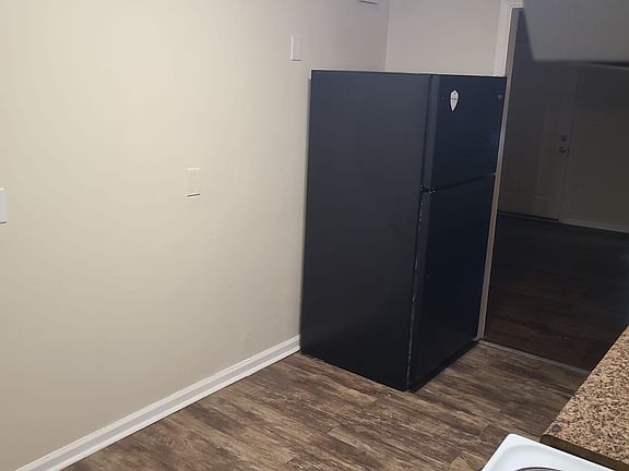4th image of 4550 Hershey St
