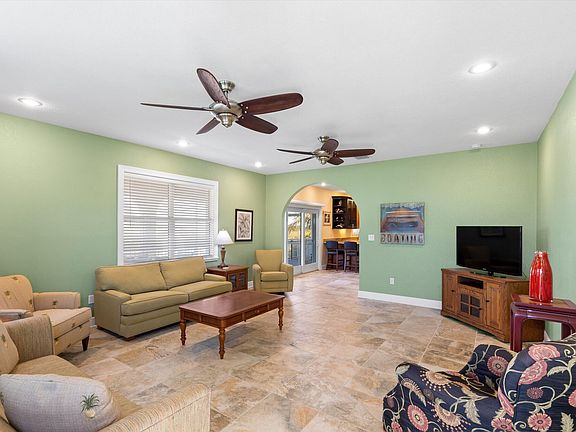 4th image of 29549 Forrestal Ave