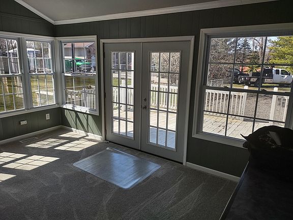 Living room / Sun Room