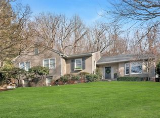 81 Cross Ridge Rd, Chappaqua, NY 10514