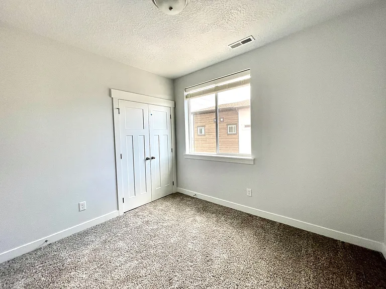 357 W 750 N #EE-301 — Photo 17