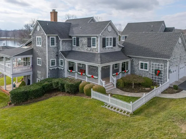225 Sconset Dr, Penhook, VA 24137