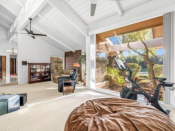 5th image of 3782 W Locust Ave