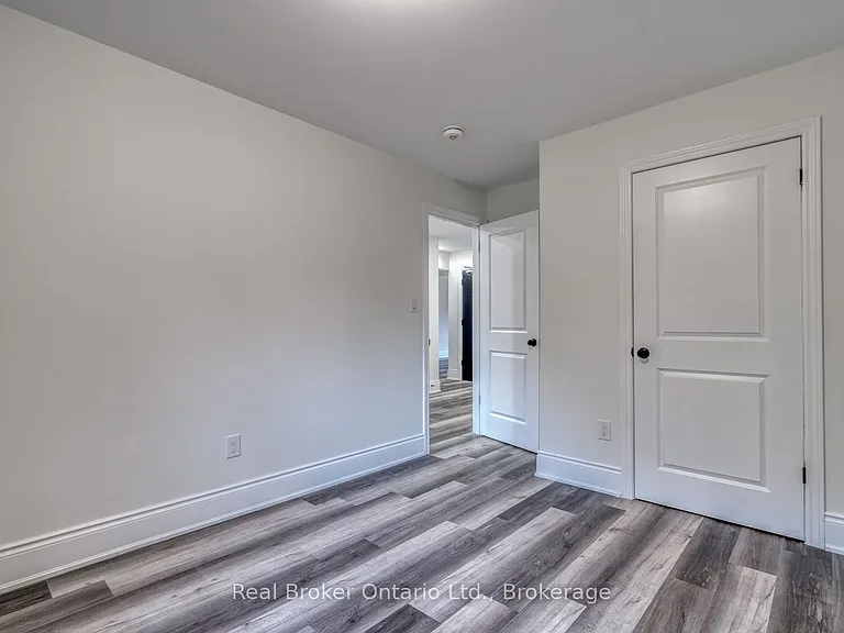 220 Caroline St S #1 — Photo 16