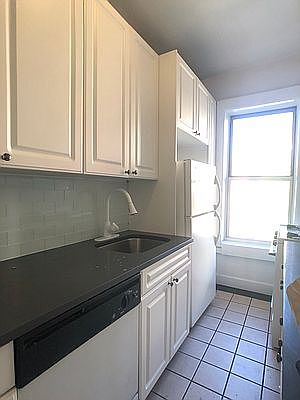3rd image of 241 W 13th St APT 19