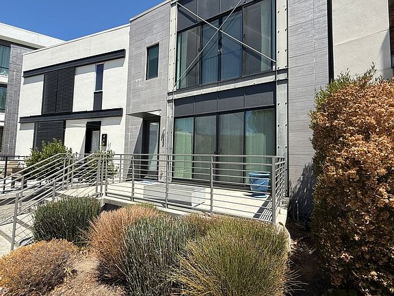 2nd image of 488 Garden St