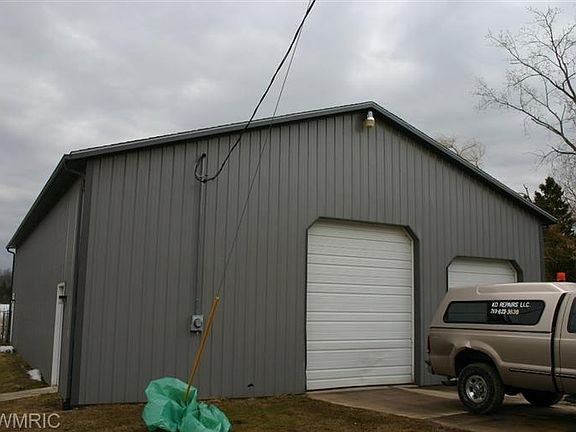 4th image of 6128 Oakwood Dr