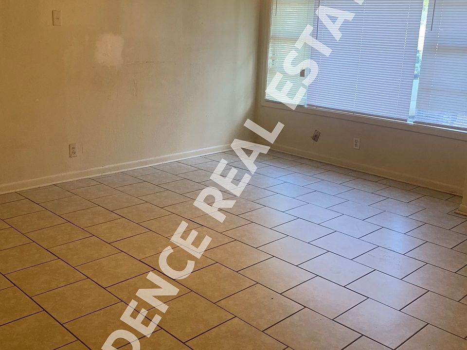 2nd image of 1302 Alpine Ave