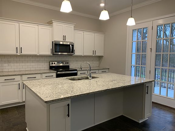 4th image of 2376 Fairchild Cir #193-lot 193