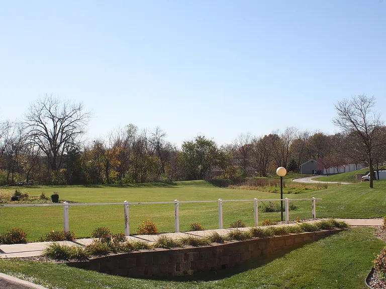 Linden West Apartments — Photo 14