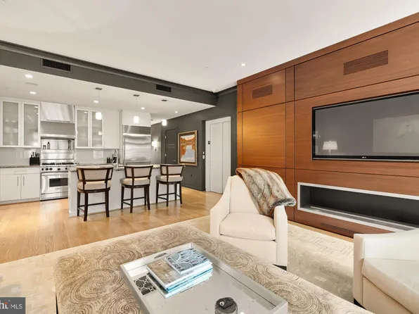 1700B Clarendon Blvd APT 126, Arlington, VA 22209