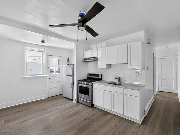 3rd image of 205 Berbro Ave #1