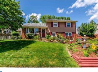 933 Longford Rd, Secane, PA 19018