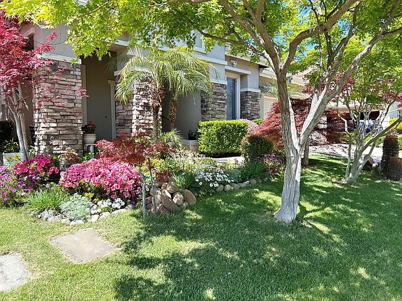 3rd image of 7753 Hyde Park Cir
