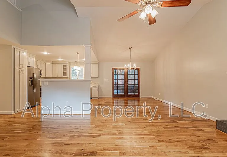 108 Duquesne Dr — Photo 5