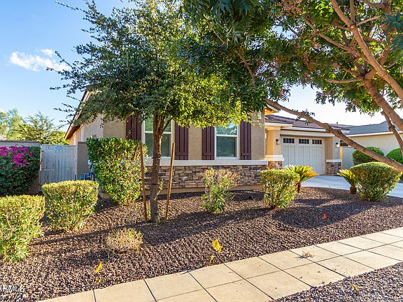 3rd image of 15359 W CORRINE Drive